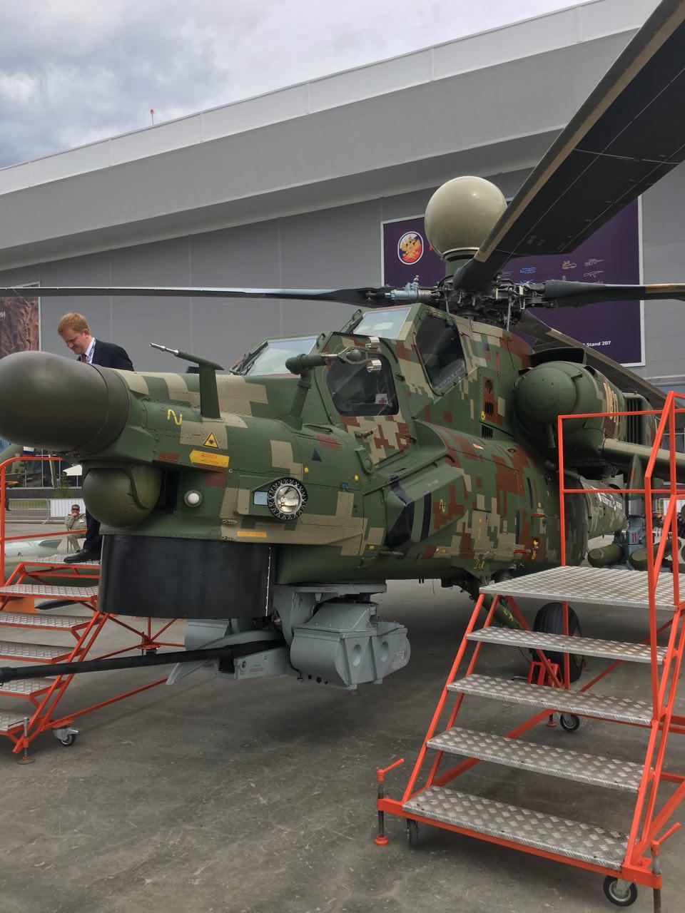 Международный военно-технический форум «Армия 2019» - российский вертолет 2302 вид справа